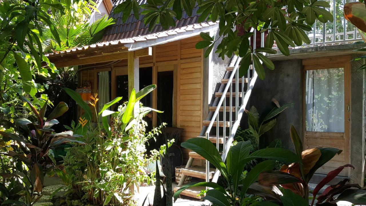 Segara Urip Apartment Negara  Exterior photo