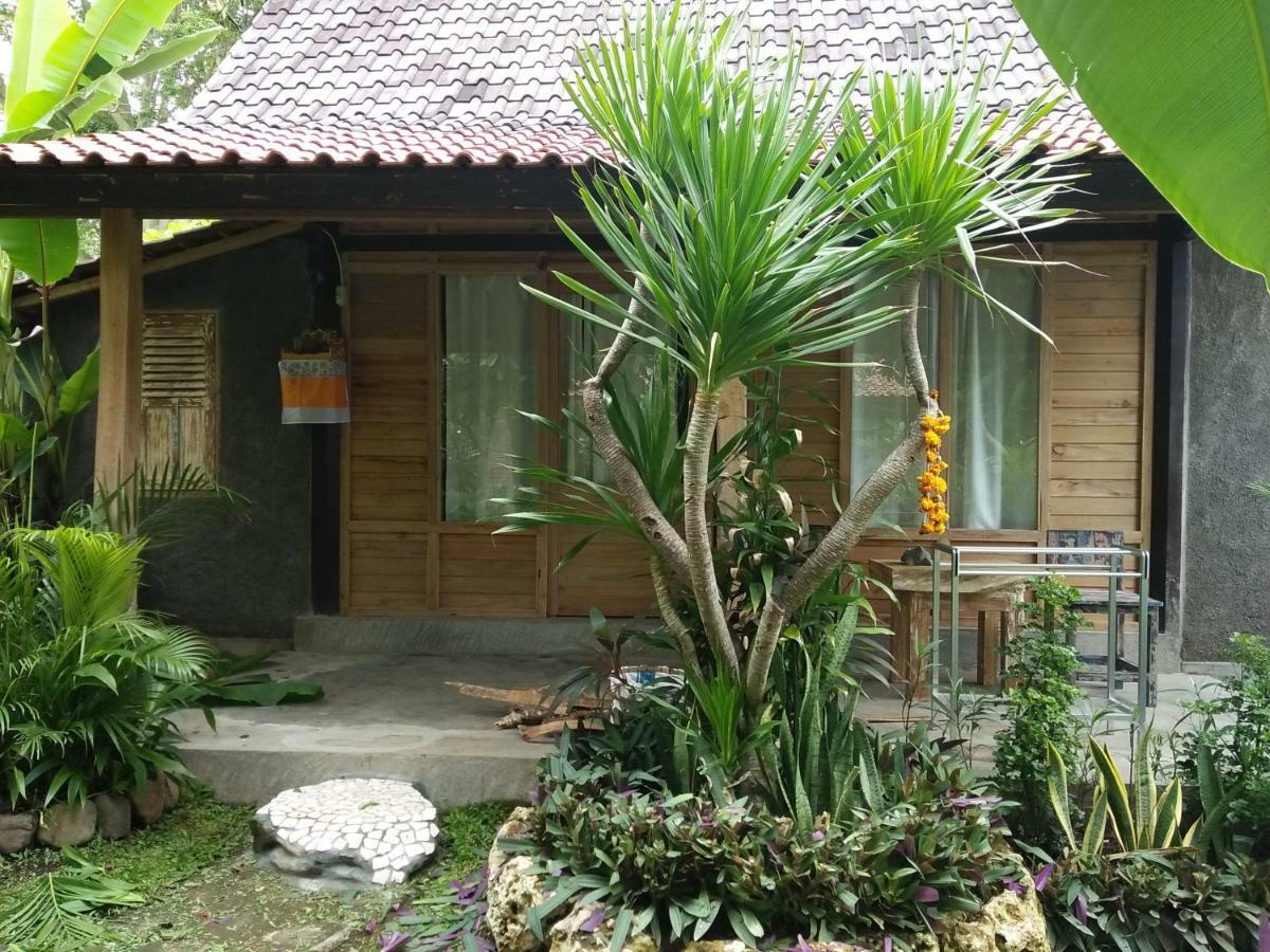 Segara Urip Apartment Negara  Exterior photo